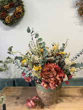 Cargar imagen en el visor de la galería, Cesta flor preservada