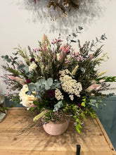 Cargar imagen en el visor de la galería, Cesta flor preservada