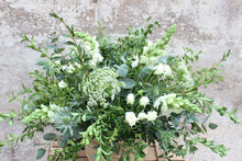 Cargar imagen en el visor de la galería, Cesta mimbre tonos blancos