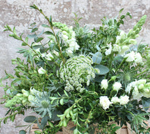 Cargar imagen en el visor de la galería, Cesta mimbre tonos blancos