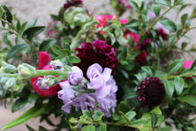 Cargar imagen en el visor de la galería, Cesta mimbre flores silvestres